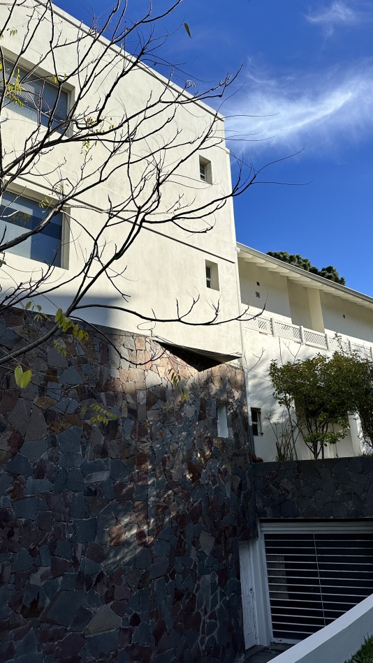 LOCAL ESQUINA COCHERA EN VENTA PINAMAR