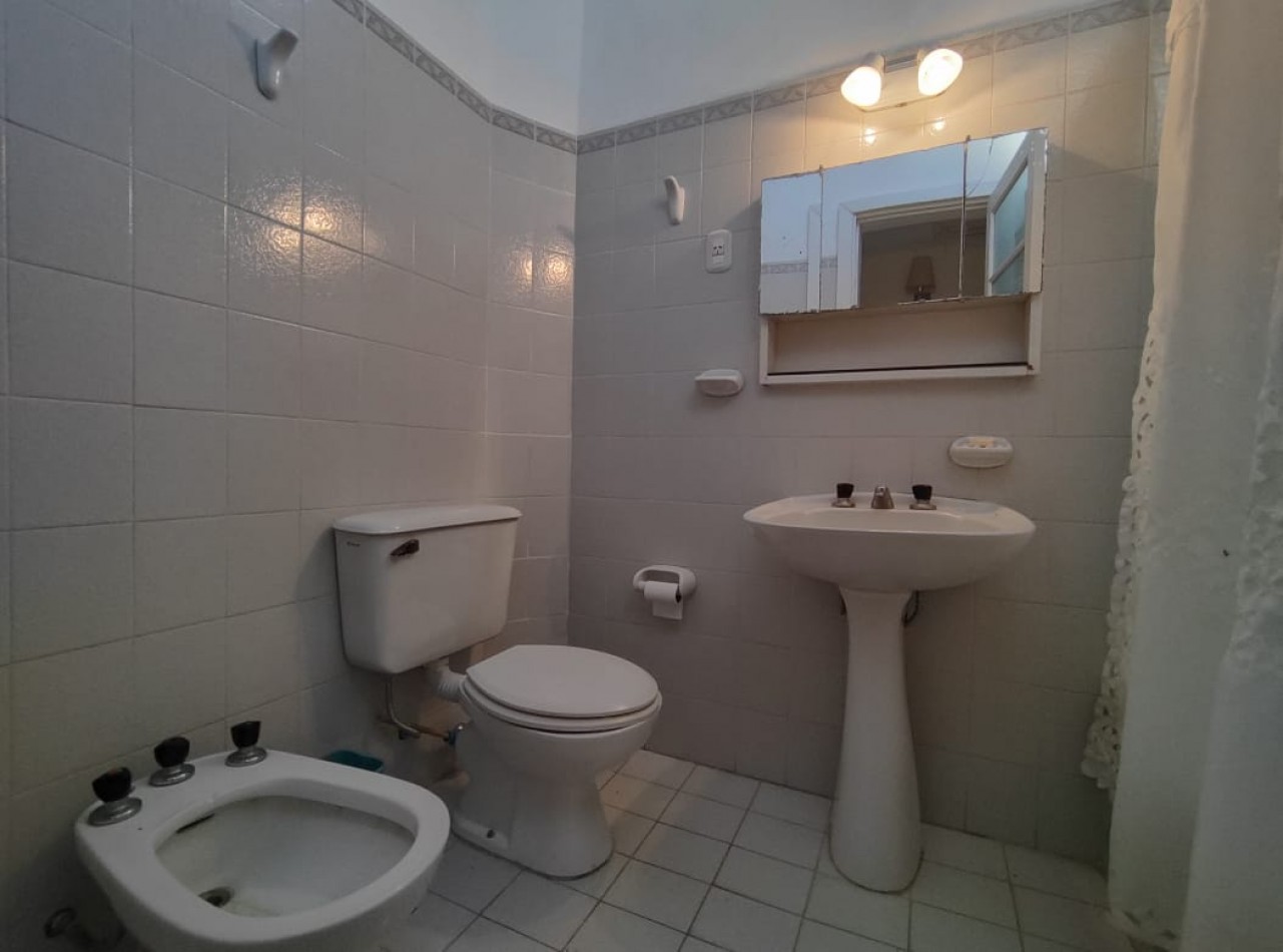 Casa en lote comercial Pinamar