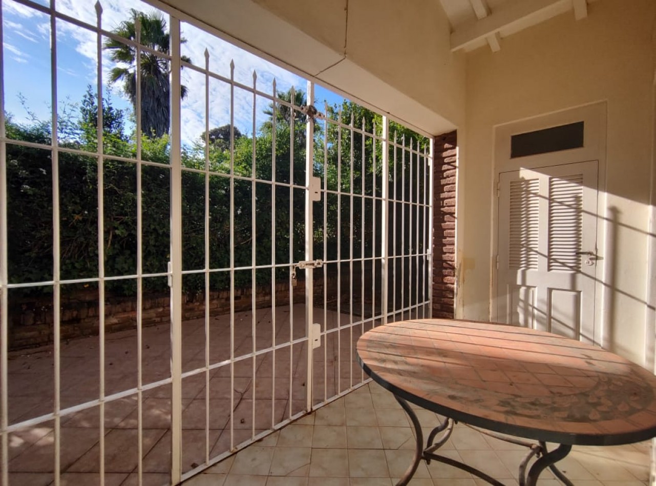 Casa en lote comercial Pinamar